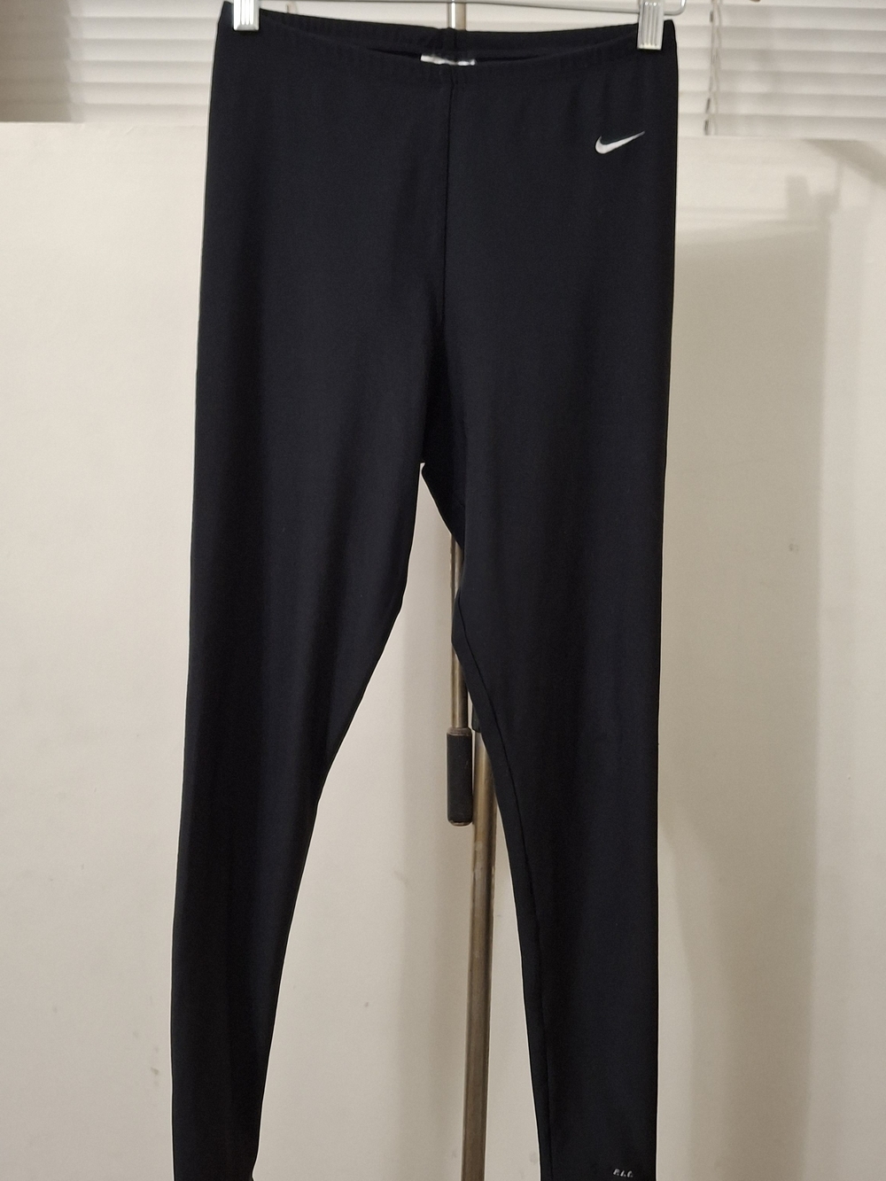 Nike Dri-FIT Athletic Leggings Pants Navy Blue Women's Medium M 8-10 Workout